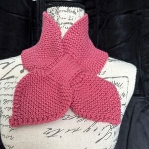 Handmade by May, NEW Rose color knit fashion scarf